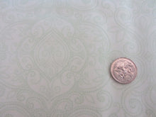 Load image into Gallery viewer, Everlyns Etched Tulips