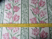 Load image into Gallery viewer, Evelyns Etched Tulips 01